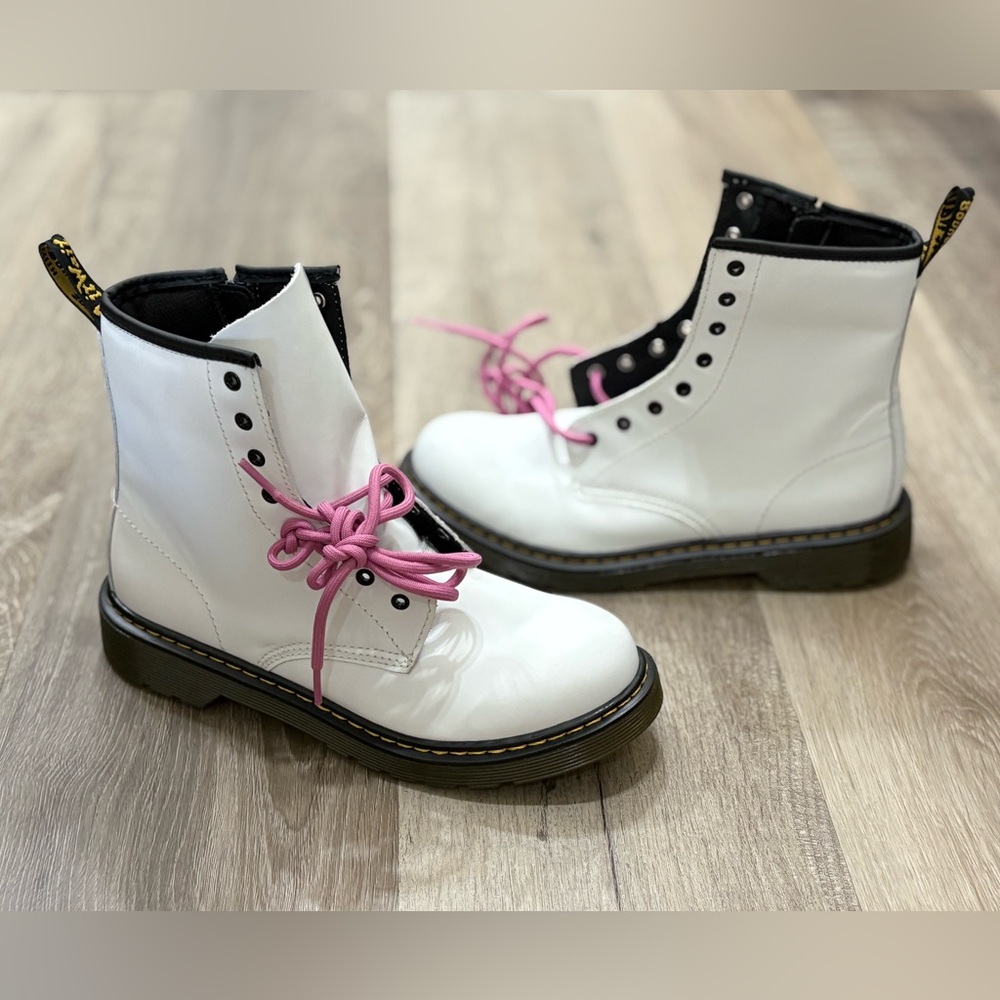 New! Dr. Marten's Luana boots Size 6